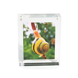 FRM-01, Picture frame 11${dec}5 x 9 cm, with magnetic catch, made of transparent acrylic glass, for portrait or landscape format